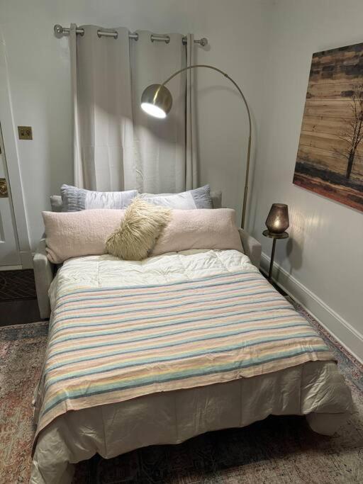 Urban Escape By Mountains W/3br, Wi-fi, Laundry