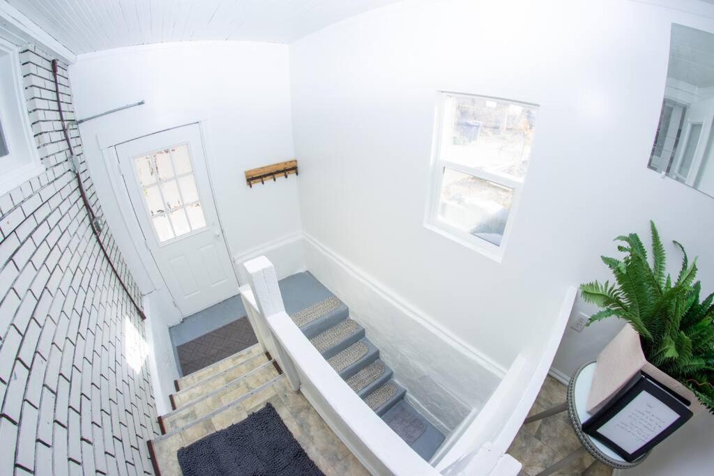 Urban Escape By Mountains W/3br, Wi-fi, Laundry Apartment