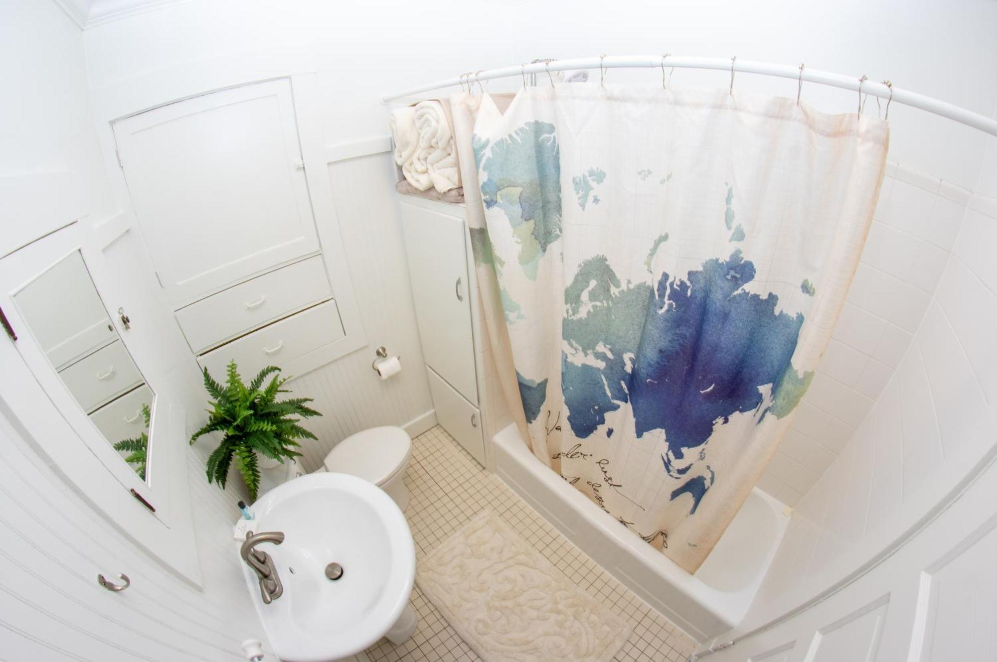 Urban Escape By Mountains W/3br, Wi-fi, Laundry Apartment *