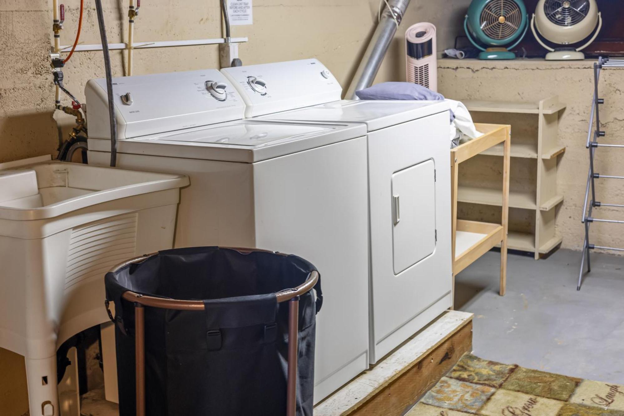Apartment Urban Escape By Mountains W/3br, Wi-fi, Laundry *